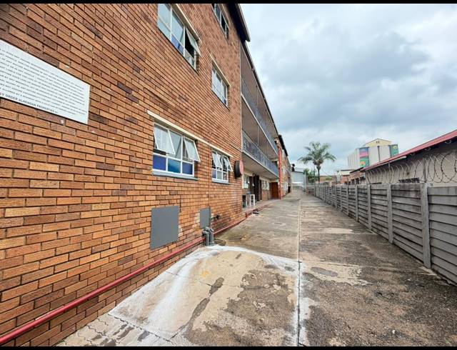 1,500M² APARTMENT BLOCK FOR SALE IN PRETORIA WEST